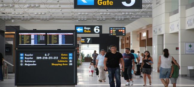 Antalya’ya havayolu ile gelen yolcu sayısı azaldı